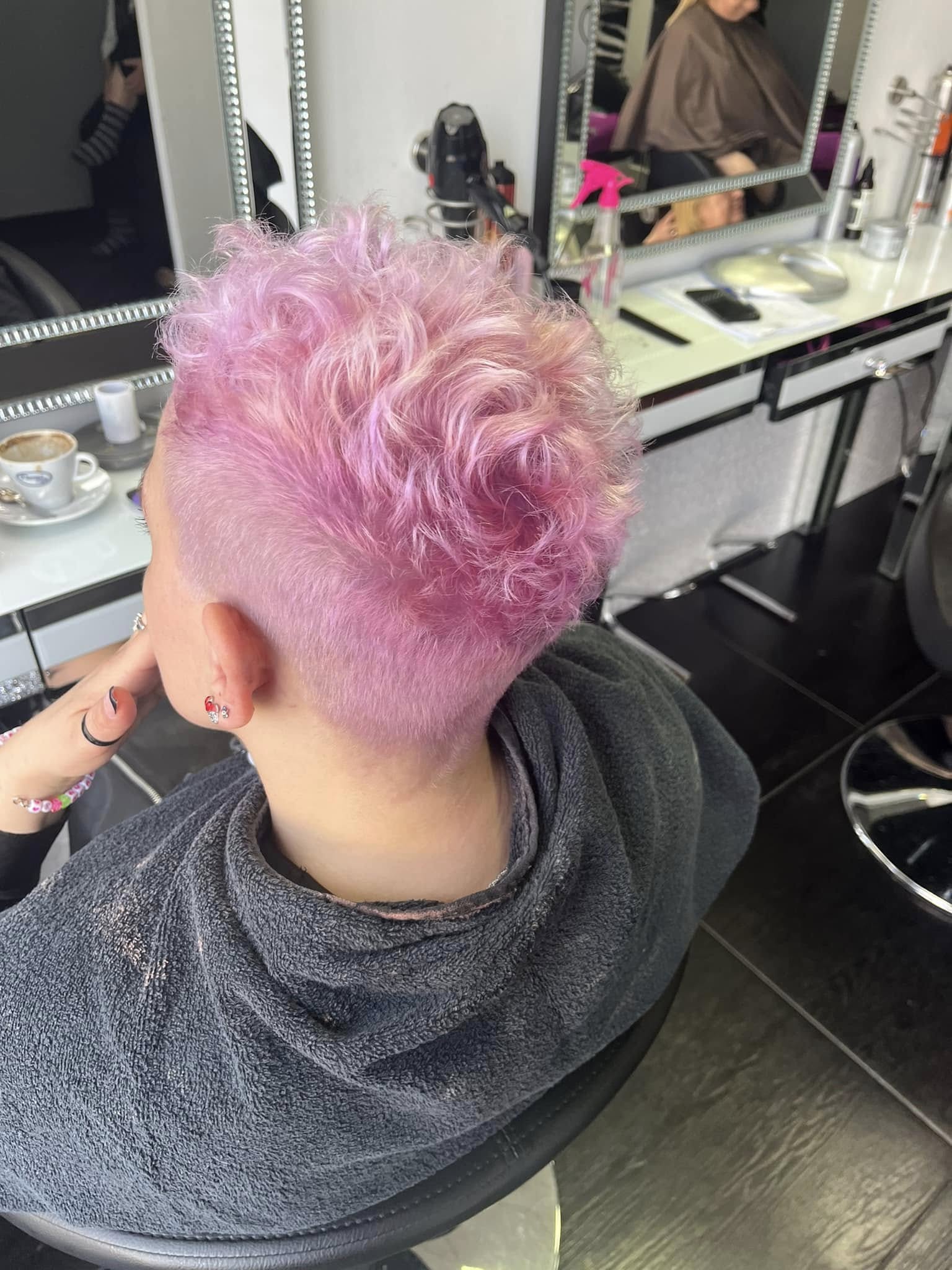 Izdvojeni rad frizerskog salona 2